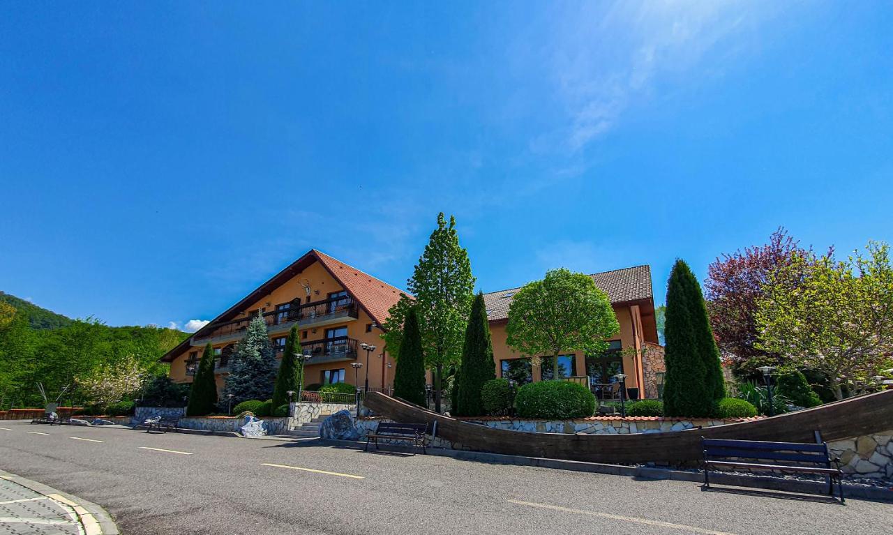 Hotel Belvedere Sovata Extérieur photo