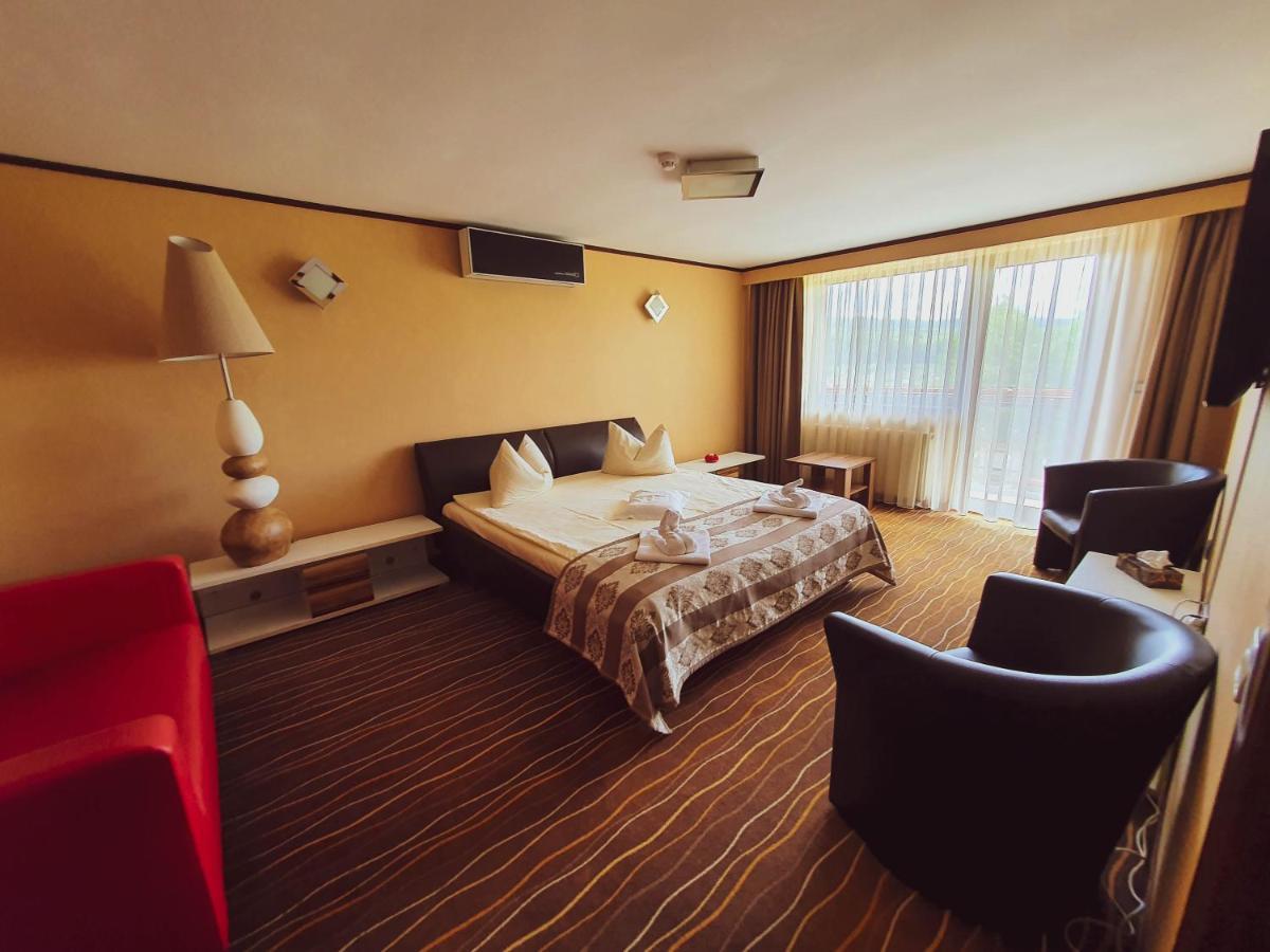 Hotel Belvedere Sovata Extérieur photo