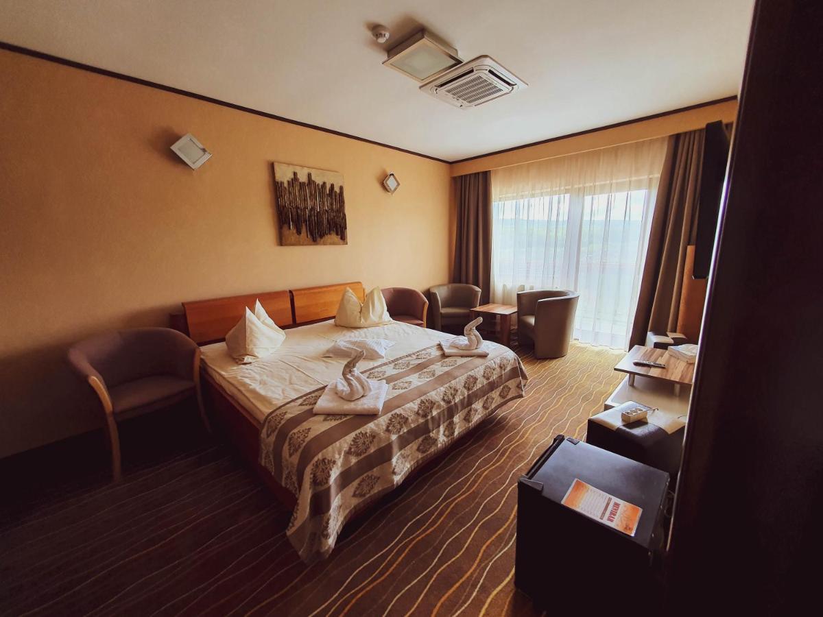 Hotel Belvedere Sovata Extérieur photo